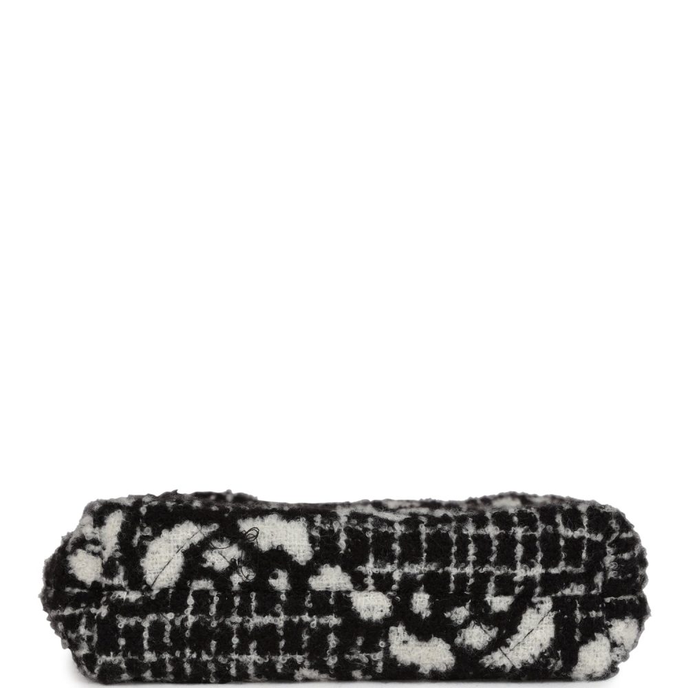 Chanel Mini 22 Bag Black and White Floral Tweed Gold Hardware - Image 7