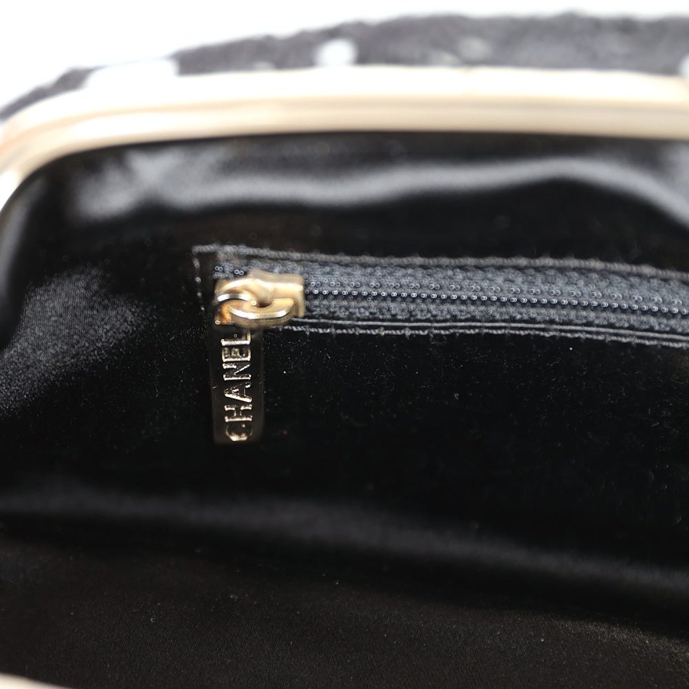 Chanel Clutch Black and White Floral Lace Gold Hardware - Image 10