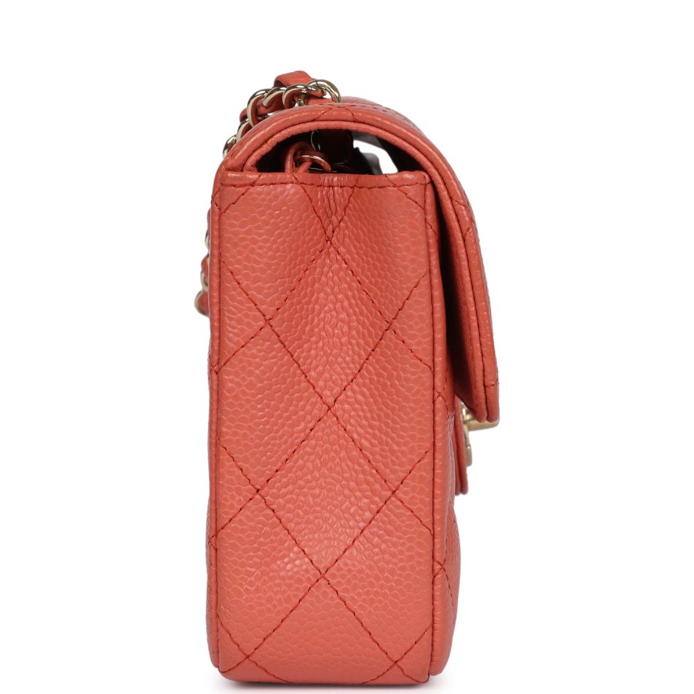 Pre-owned Chanel Classic East West Single Flap Coral Caviar Light Gold Hardware - Image 3