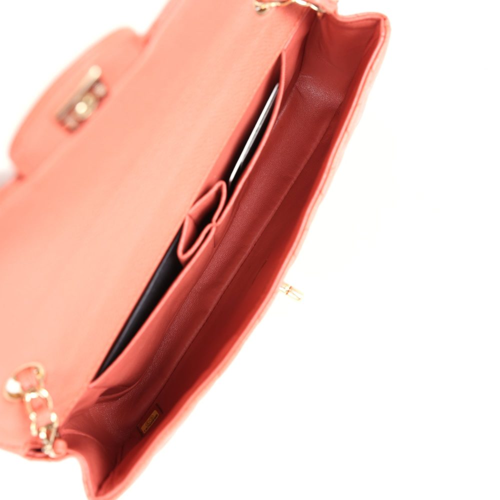 Pre-owned Chanel Classic East West Single Flap Coral Caviar Light Gold Hardware - Image 8