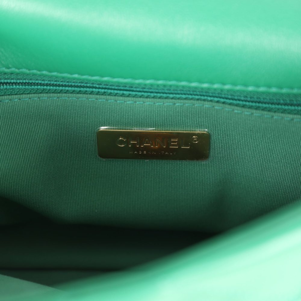 Chanel Medium 19 Flap Green Shiny Lambskin Mixed Metal Hardware - Image 9