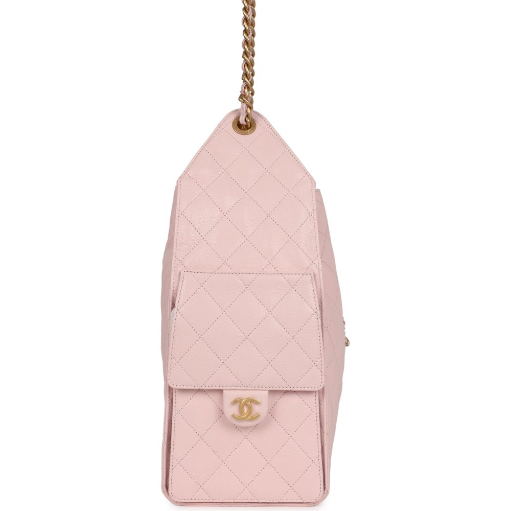 Chanel Medium 25 Hobo Bag Light Pink Caviar Antique Gold Hardware - Image 3