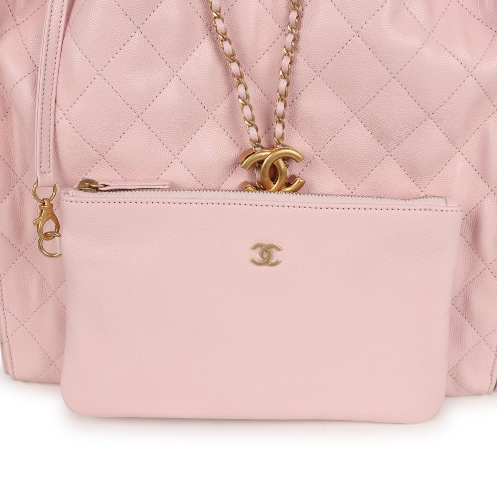 Chanel Medium 25 Hobo Bag Light Pink Caviar Antique Gold Hardware - Image 8