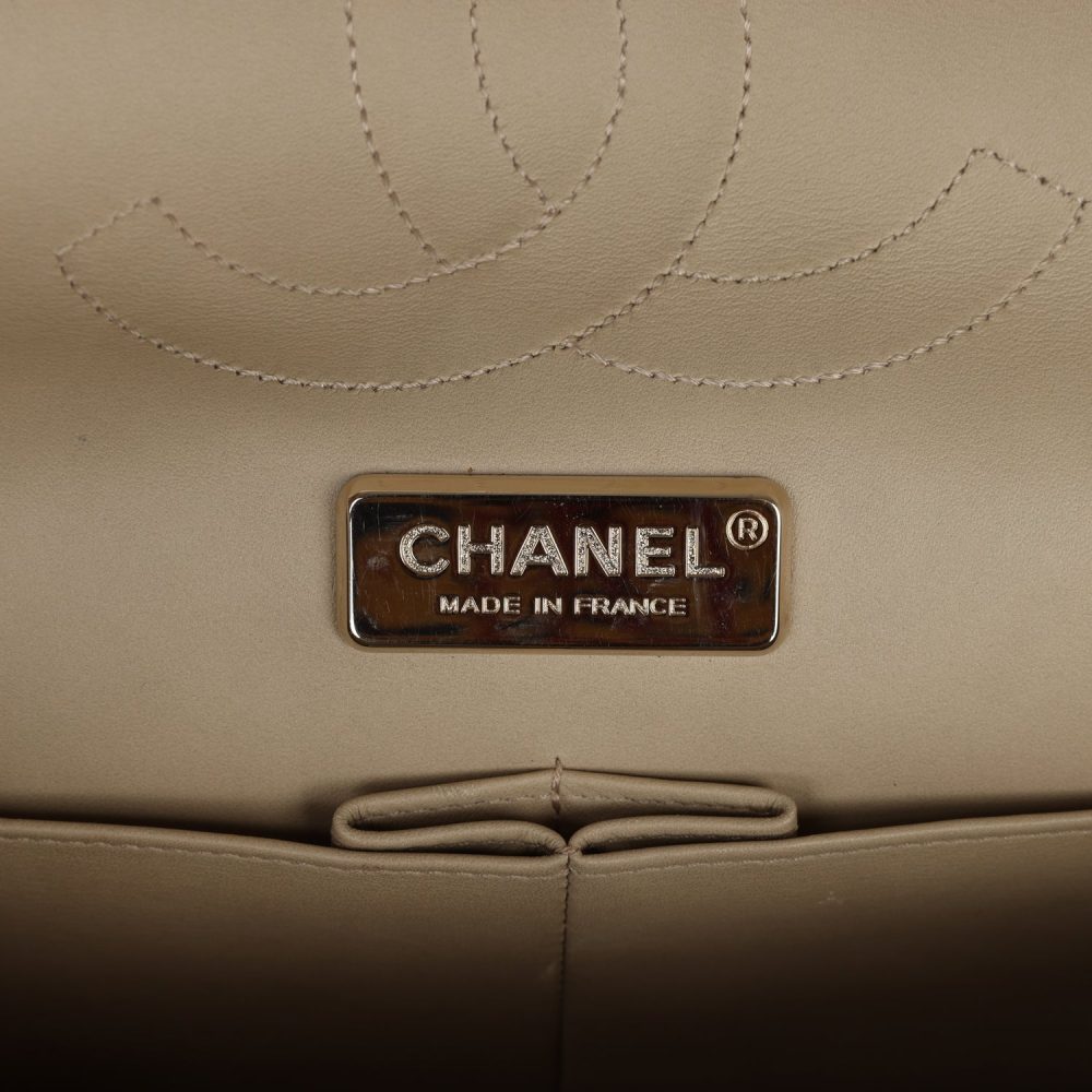 Pre-owned Chanel Jumbo Classic Double Flap Gold Metallic Python Gold Hardware - Image 8