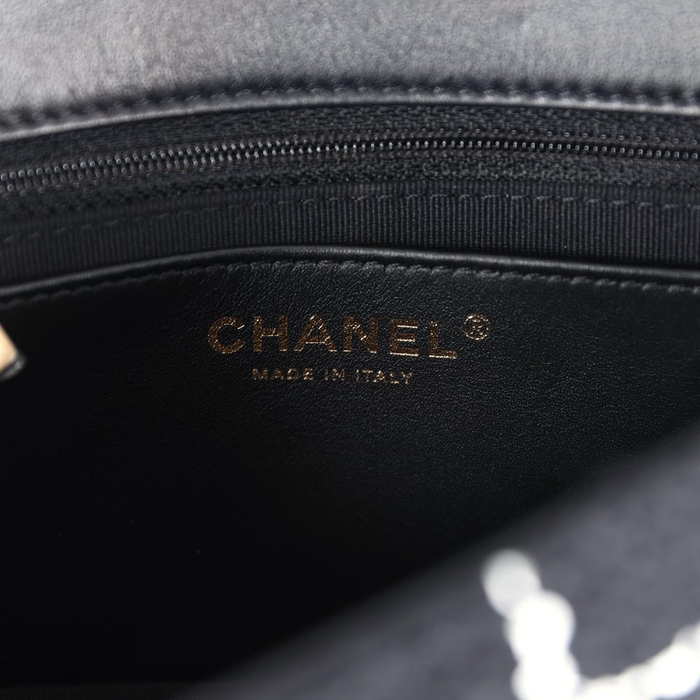 Chanel Mini Pearl Crush Square Flap Bag White and Black Tweed Antique Gold Hardware - Image 9