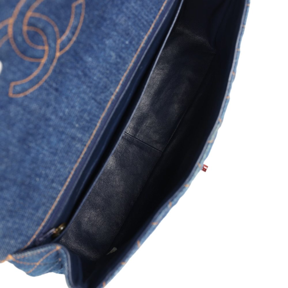 Vintage Chanel Jumbo Single Flap Bag Blue Denim Tortoiseshell Bakelite Hardware - Image 8