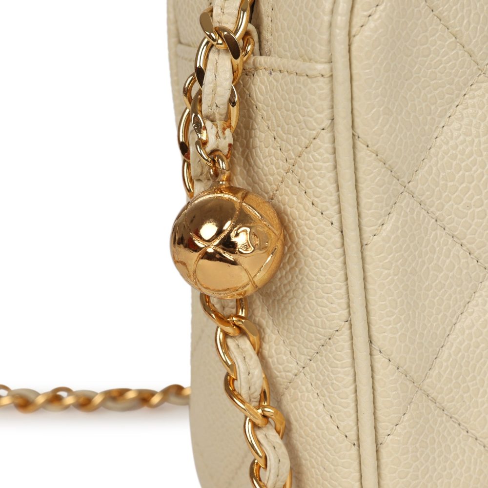 Vintage Chanel Medium Camera Bag Light Beige Caviar Gold Hardware - Image 7