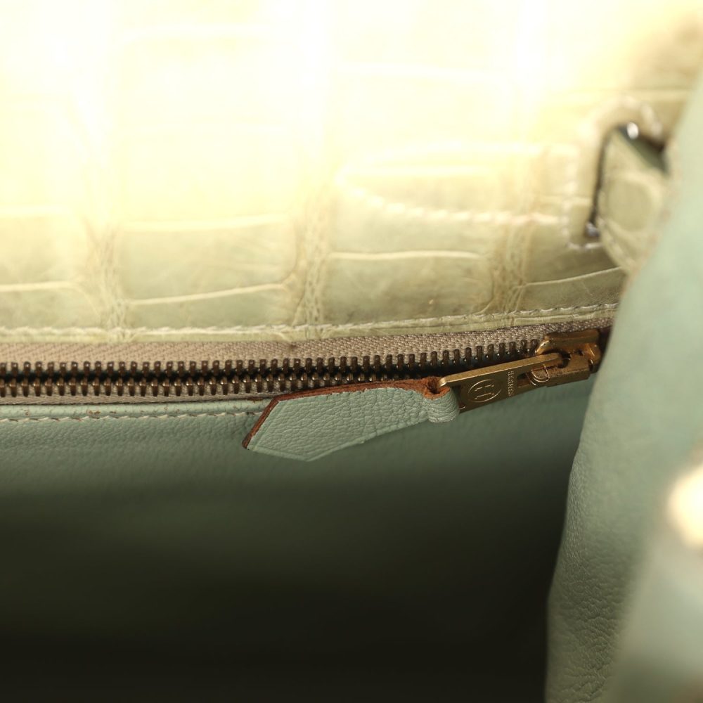 Vintage Hermes Kelly 28 Vert Celadon Natura Shiny Alligator Gold Hardware - Image 9