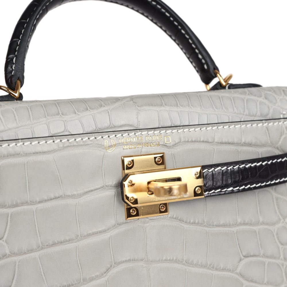 Hermes Special Order (HSS) Kelly Sellier 20 Gris Perle and Black Matte Alligator Gold Hardware - Image 7