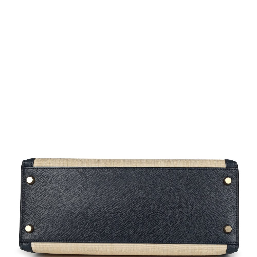 Vintage Hermes Kelly Sellier 28 Bleu Marine Courchevel and Ecru Crinoline Gold Hardware - Image 6