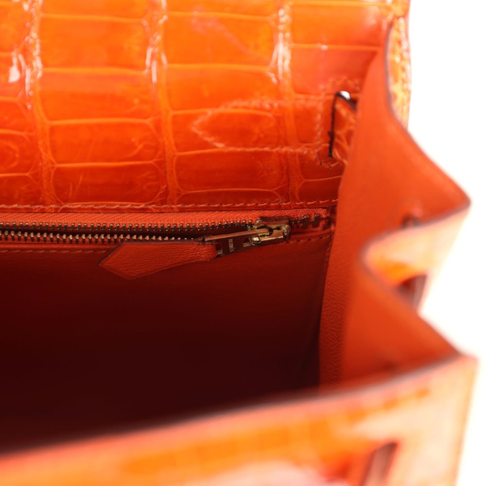 Vintage Hermes Kelly Sellier 28 Orange Shiny Porous Crocodile Gold Hardware - Image 9