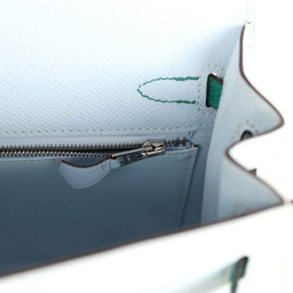 Hermes Kelly Sellier 25 Tri-Color Bleu Brume, Gold and Vert Jade Epsom Epsom Palladium Hardware - Image 9